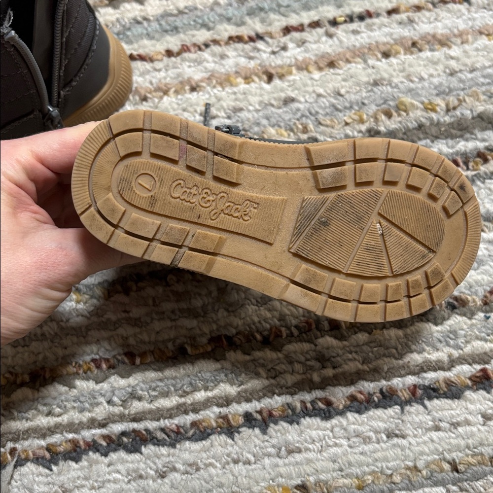 Cat & Jack Toddler Boots Size 7 - Picture 2 of 3